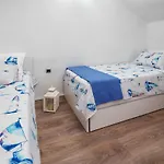 Beyla Nyaraló *